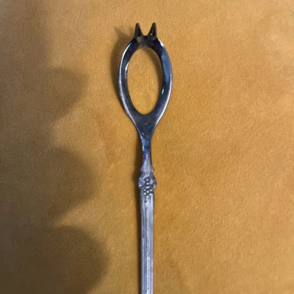 1847 Rogers Bros hard find